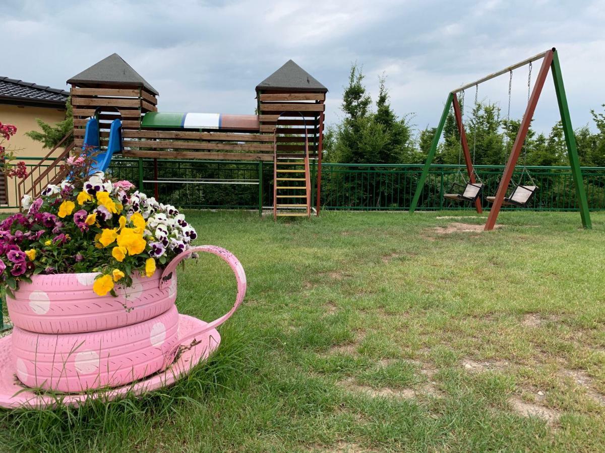 Hani I Leks Agroturizem Lezhë Exteriör bild